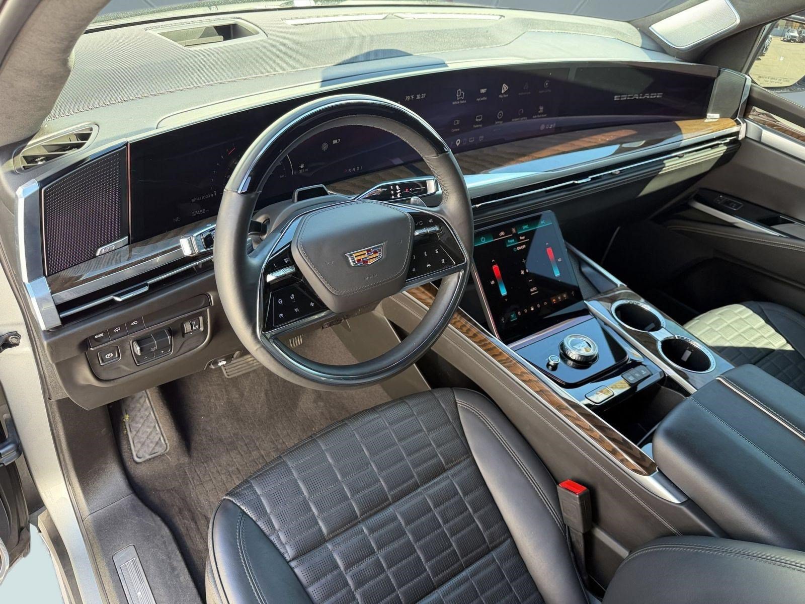 Certified 2025 Cadillac Escalade Sport Platinum RWD image 3