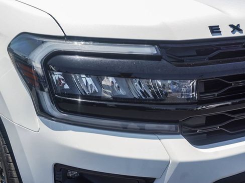 Used 2022 Ford Expedition Limited AWD/4WD image 10