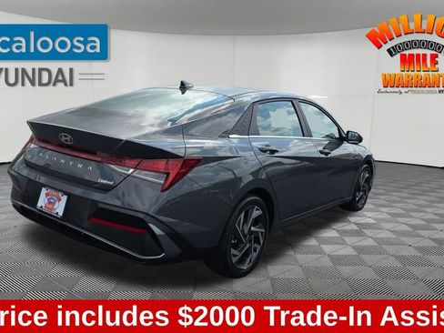 Used 2024 Hyundai Elantra Limited image 8