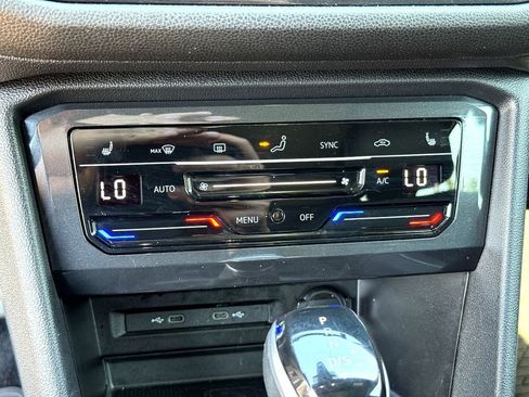 Certified 2023 Volkswagen Tiguan SE R-Line FWD image 22