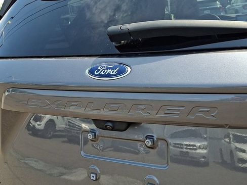Certified 2023 Ford Explorer XLT w/ Equipment Group 202A AWD/4WD image 30