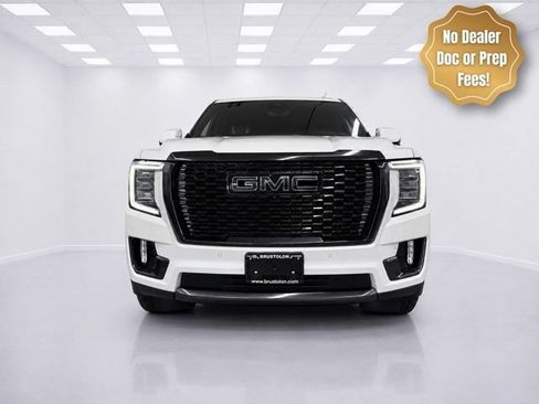 Used 2023 GMC Yukon Denali Ultimate AWD/4WD image 3