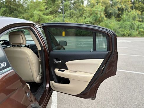 Used 2013 Chrysler 200 Touring image 17