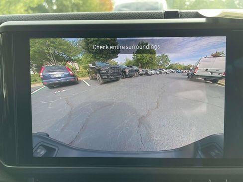 New 2025 Jeep Gladiator Sport image 17