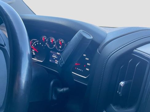 Used 2022 Chevrolet Silverado 1500 LT AWD/4WD image 16