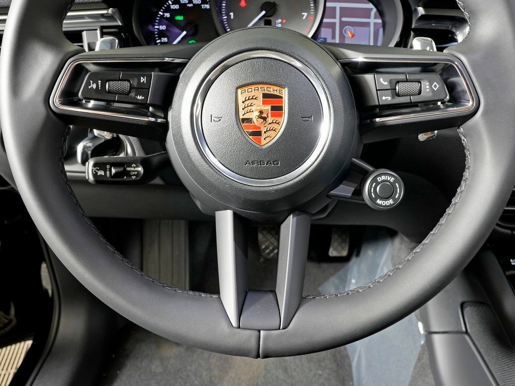 Certified 2026 Porsche Macan S AWD/4WD image 22