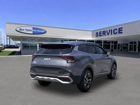 Used 2024 Kia Sportage EX FWD image 8