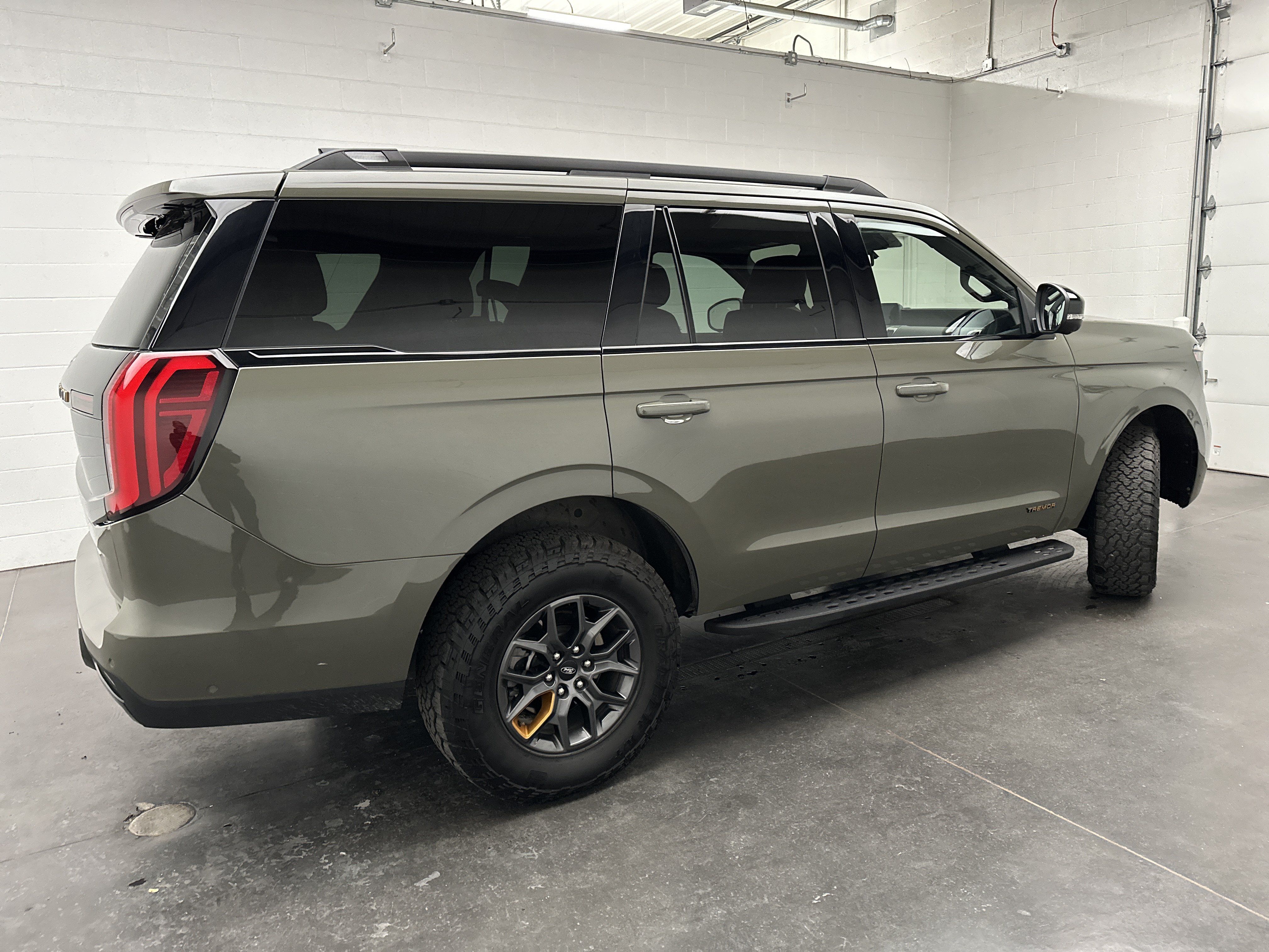 Used 2025 Ford Expedition Tremor AWD/4WD image 10
