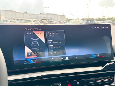 New 2026 BMW 530i w/ Convenience Package image 31