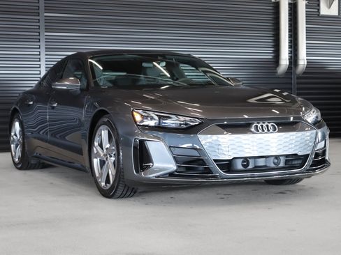 Used 2024 Audi e-tron GT Prestige AWD/4WD image 11