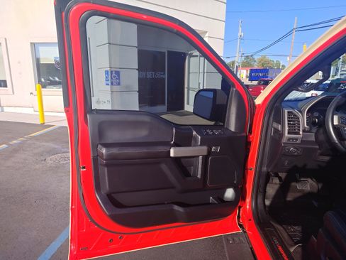 Used 2018 Ford F150 Raptor w/ Equipment Group 802A Luxury image 19