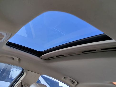 Used 2016 Buick Regal Premium image 18