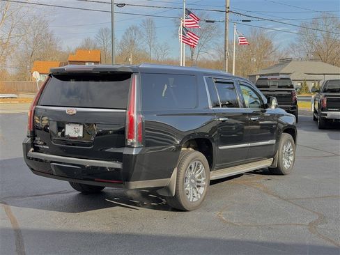 Used 2015 Cadillac Escalade ESV 4WD image 4