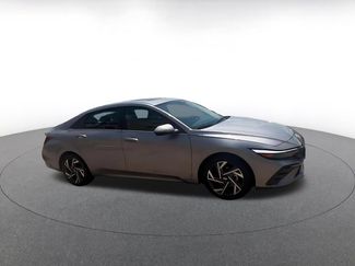 Used 2025 Hyundai Elantra Limited FWD video 2