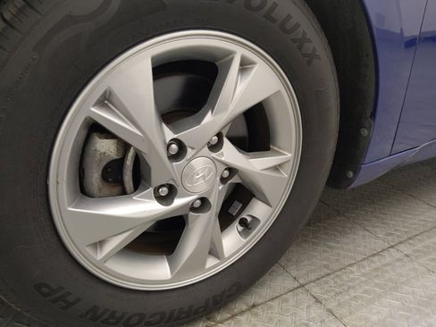 Used 2021 Hyundai Elantra SE FWD image 31