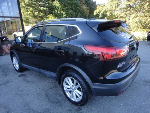 Used 2018 Nissan Rogue Sport SV w/ SV All-Weather Package image 4