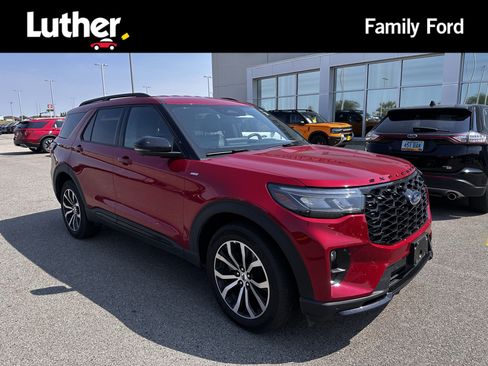 Used 2025 Ford Explorer ST-Line AWD/4WD image 1