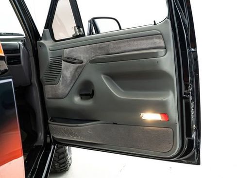 Used 1996 Ford Bronco XLT image 25