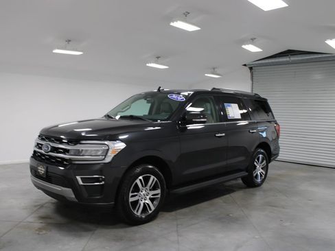 Used 2024 Ford Expedition Limited RWD image 4