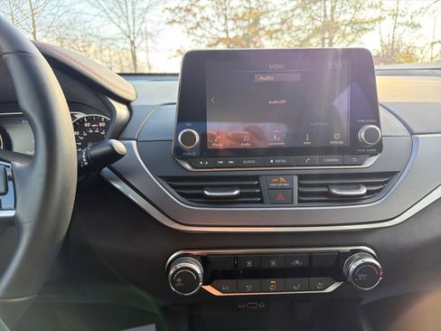 Used 2025 Nissan Altima 2.5 SR image 23