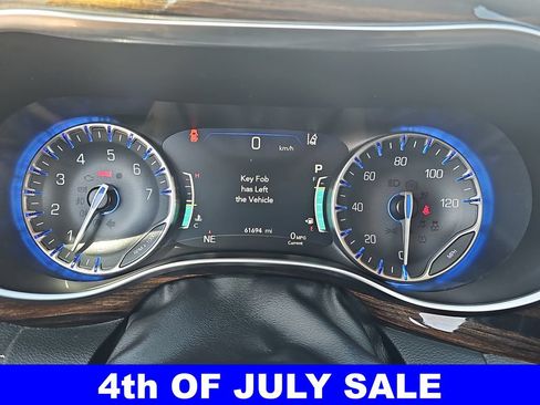 Used 2023 Chrysler Pacifica Limited FWD image 20