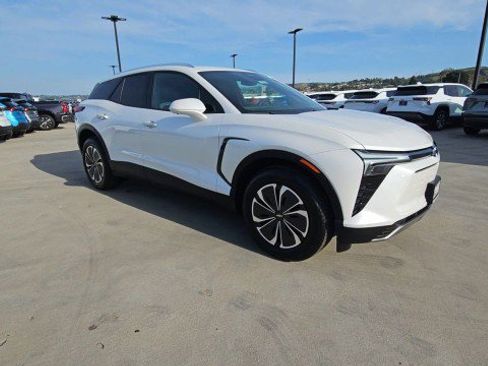 Used 2024 Chevrolet Blazer EV LT AWD/4WD image 2