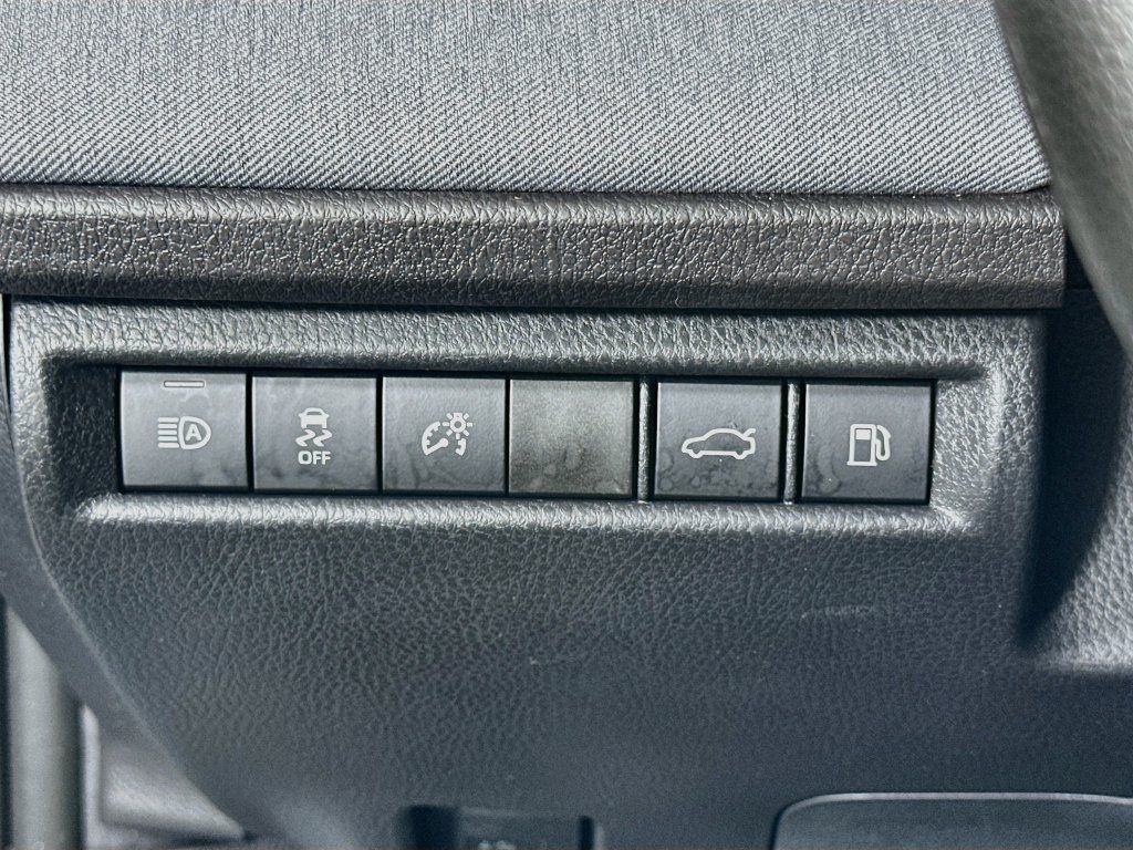 Used 2026 Toyota Camry LE FWD image 10