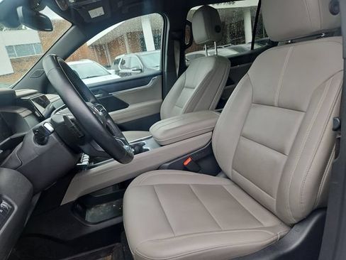 Used 2024 GMC Acadia Elevation w/ Luxury Package AWD/4WD image 15