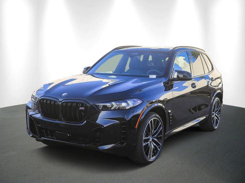 New 2026 BMW X5 M60i w/ Climate Comfort Package image 3