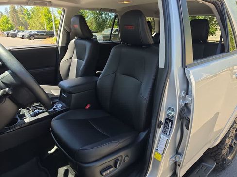 Used 2024 Toyota 4Runner TRD Off-Road Premium w/ Off Road Premium Plus Package AWD/4WD image 11