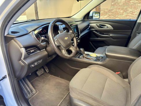 Used 2018 Chevrolet Traverse LT w/ LPO, Black Accent Package FWD image 31