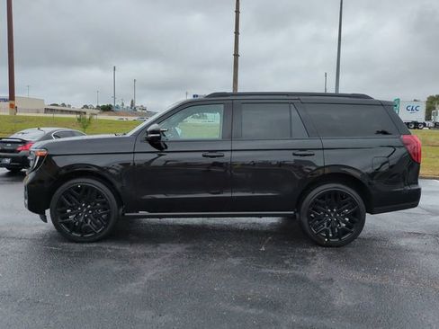 New 2026 Ford Expedition Platinum image 8