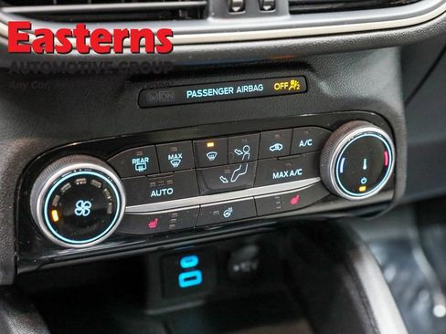 Used 2022 Ford Escape SE w/ Cold Weather Package image 20