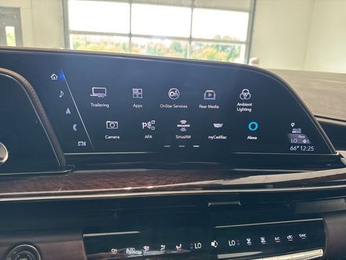Used 2022 Cadillac Escalade Premium Luxury Platinum image 32