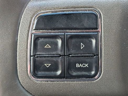 Used 2011 Jeep Grand Cherokee Laredo RWD image 20