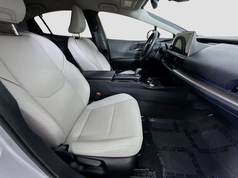 Used 2025 Toyota Prius XLE image 26