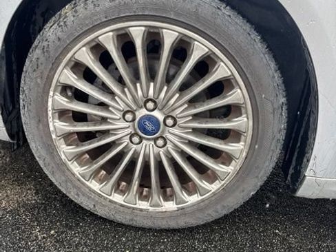 Used 2016 Ford Fusion Titanium FWD image 9