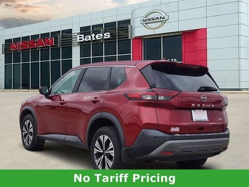 Used 2023 Nissan Rogue SV FWD image 5