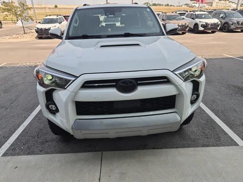 Used 2024 Toyota 4Runner TRD Off-Road AWD/4WD image 2
