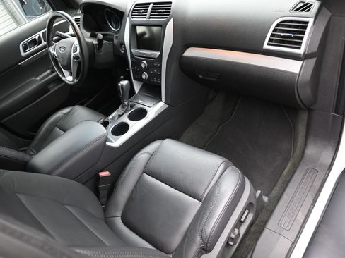 Used 2011 Ford Explorer XLT w/ 202A Rapid Spec Order Code image 35