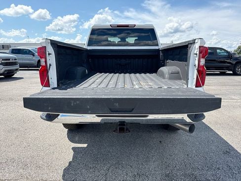 Used 2024 Chevrolet Silverado 2500 LT AWD/4WD image 24