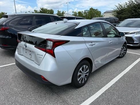 Used 2019 Toyota Prius XLE AWD/4WD image 3