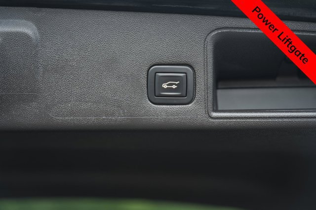 Used 2022 GMC Terrain AT4 w/ Infotainment Package II AWD/4WD image 8