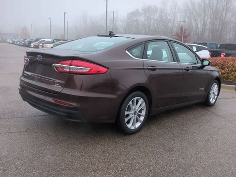 Used 2019 Ford Fusion SE image 8