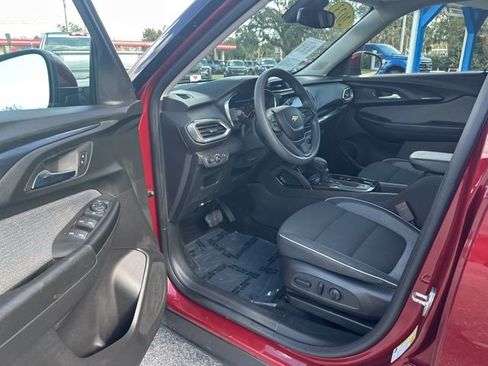Used 2023 Chevrolet TrailBlazer LT w/ Convenience Package image 7