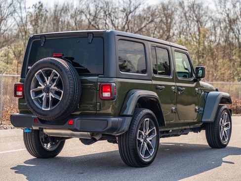 Used 2024 Jeep Wrangler Unlimited w/ Convenience Group image 7