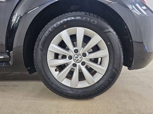 Used 2019 Volkswagen Beetle 2.0T S image 37