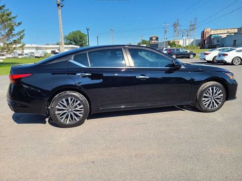 Used 2023 Nissan Altima 2.5 SV AWD/4WD image 6