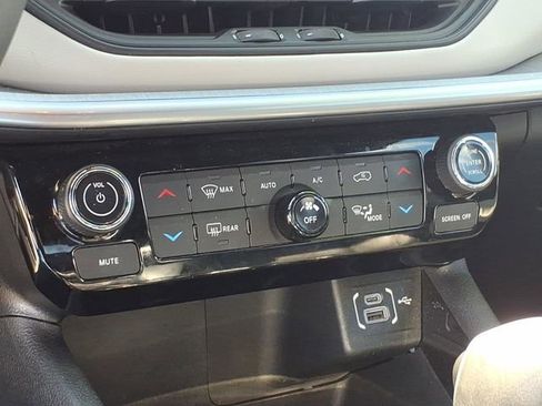 Used 2025 Jeep Compass Limited AWD/4WD image 18