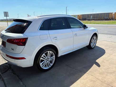 Used 2018 Audi Q5 2.0T Premium Plus w/ Premium Plus Package AWD/4WD image 17